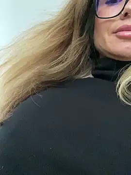 Etwas neugierig online show from December 17, 1:05 pm