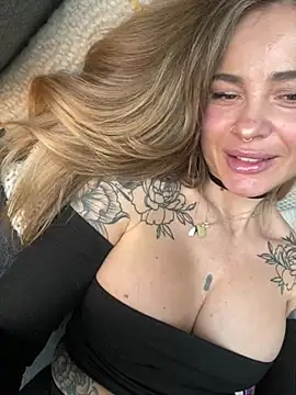 Etwas neugierig online show from February 14, 11:10 am