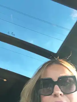 Snapshot of Etwas_neugierig chatting on March 11, 3:45 pm Etwas neugierig online show from March 11, 3:45 pm