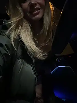 Etwas neugierig online show from March 16, 6:34 pm