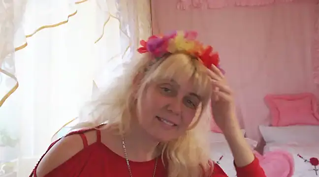 SunnySylvia online show from February 6, 4:25 pm