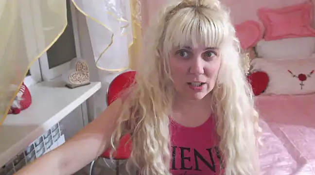 SunnySylvia online show from February 21, 5:09 pm