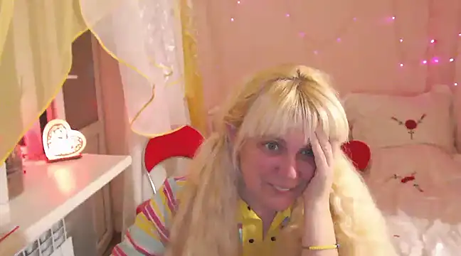 SunnySylvia online show from March 18, 5:31 pm