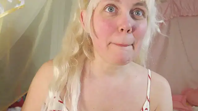 Snapshot of SunnySylvia chatting on February 16, 5:20 pm SunnySylvia online show from February 16, 5:20 pm