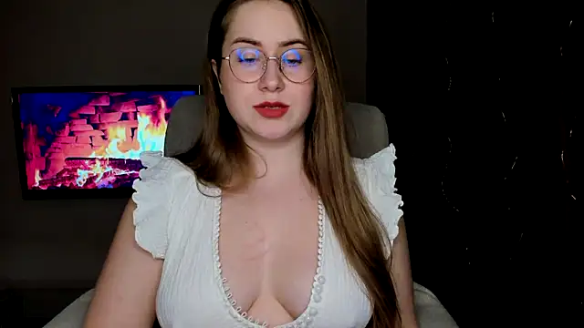 SeasonalSomeone online show from March 12, 8:20 pm