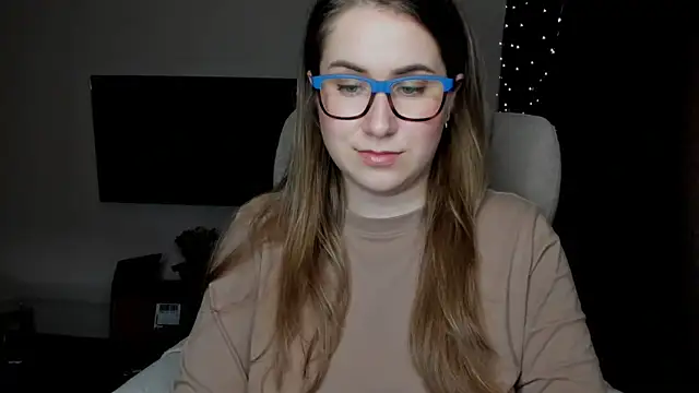 SeasonalSomeone online show from November 1, 9:39 pm