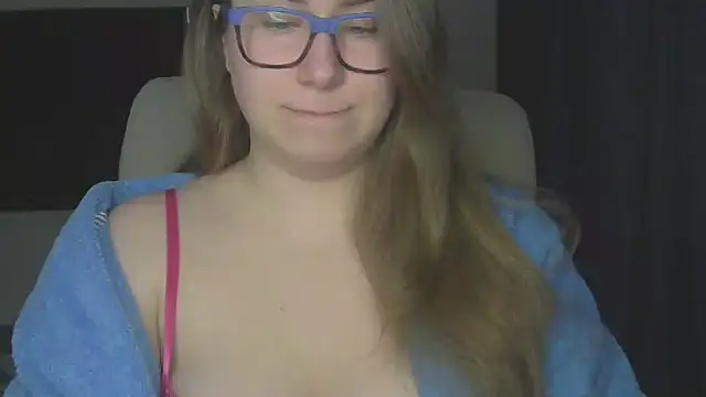 SeasonalSomeone online show from March 25, 5:02 am