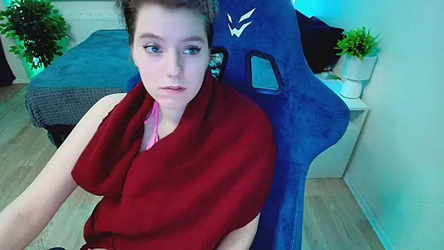 CranberryHot online show from December 2, 8:19 am