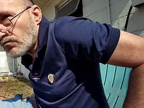 Snapshot of snickers1 chatting on February 3, 6:02 pm snickers1 online show from February 3, 6:02 pm