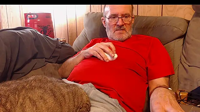 Snapshot of snickers1 chatting on February 17, 2:02 pm snickers1 online show from February 17, 2:02 pm