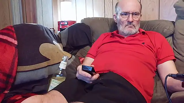 Snapshot of snickers1 chatting on July 17, 2:24 pm snickers1 online show from July 17, 2:24 pm