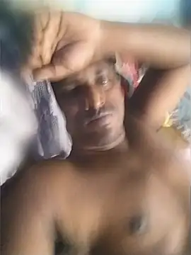 Snapshot of rohanhotguy chatting on April 3, 6:33 am rohanhotguy online show from April 3, 6:33 am