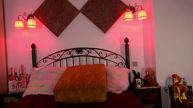 Snapshot of einneuesleben chatting on February 1, 7:47 am einneuesleben online show from February 1, 7:47 am