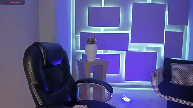 MorganHicks online show from April 15, 12:12 pm