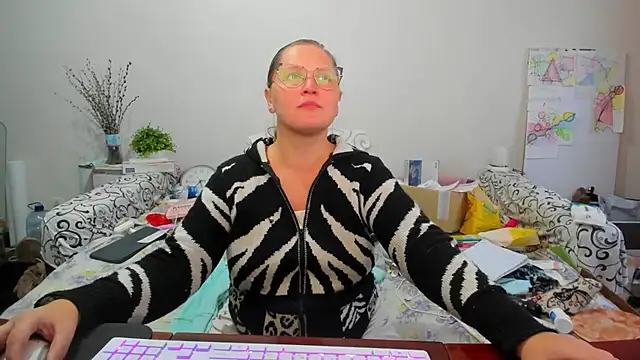 IamYourNarcotic online show from December 15, 1:04 pm