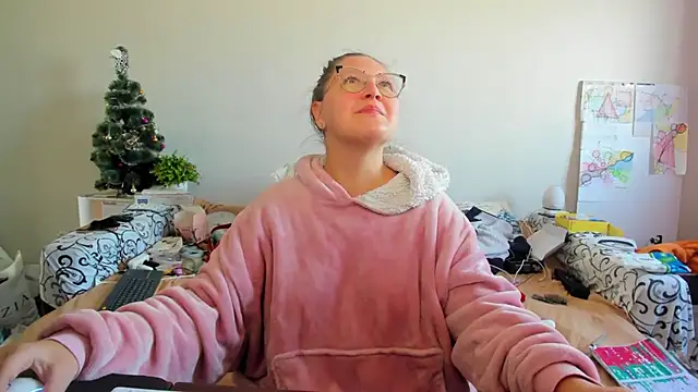 IamYourNarcotic online show from February 4, 9:04 am