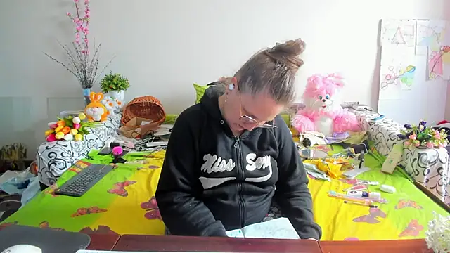 Snapshot of IamYourNarcotic chatting on May 1, 12:43 pm IamYourNarcotic online show from May 1, 12:43 pm