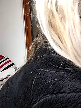 Snapshot of Mllesha74000 chatting on October 12, 6:18 pm Mllesha74000 online show from October 12, 6:18 pm