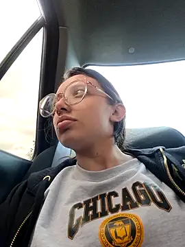 linda-schmidt online show from April 12, 5:07 pm