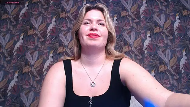 HotTiffani online show from March 7, 11:18 am