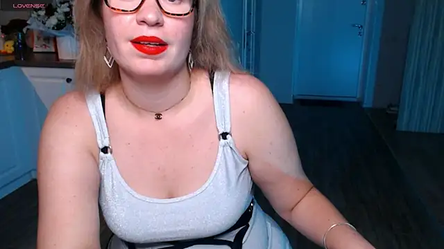 HotTiffani online show from September 10, 3:23 pm