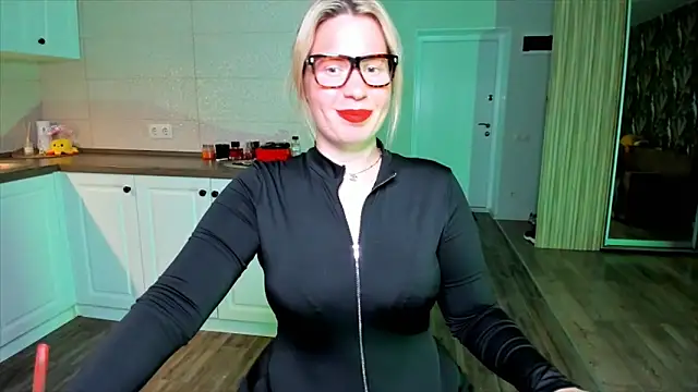 HotTiffani online show from September 27, 4:23 pm