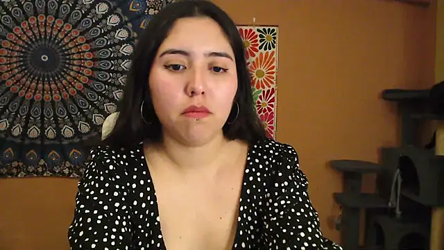 Snapshot of IntimateTales chatting on January 5, 5:09 pm IntimateTales online show from January 5, 5:09 pm