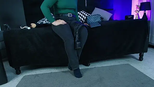  Jade 16 online show from October 23, 11:42 am