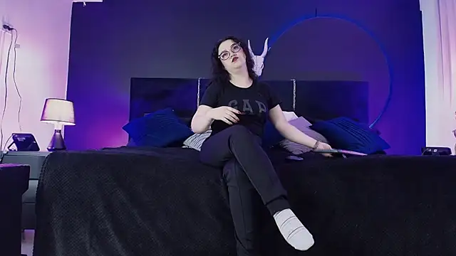  Jade 16 online show from March 12, 11:38 am