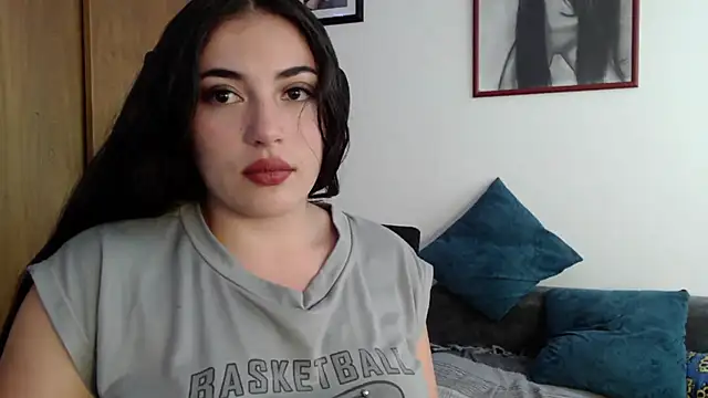 Snapshot of Honey_Aynur20 chatting on September 11, 6:08 pm Honey Aynur20 online show from September 11, 6:08 pm