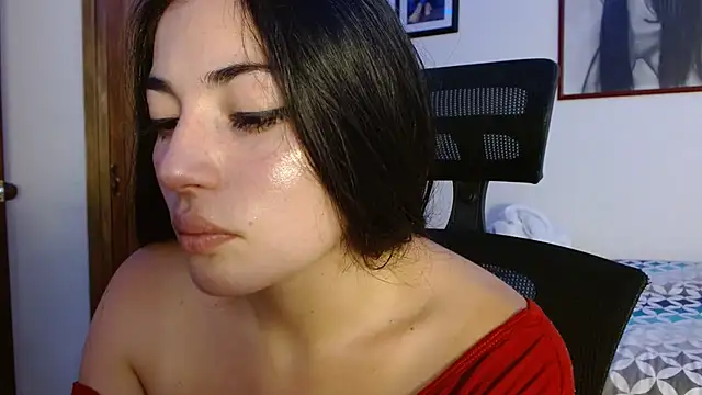 Snapshot of Honey_Aynur20 chatting on October 24, 4:58 pm Honey Aynur20 online show from October 24, 4:58 pm