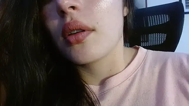 Snapshot of Honey_Aynur20 chatting on October 27, 6:34 pm Honey Aynur20 online show from October 27, 6:34 pm