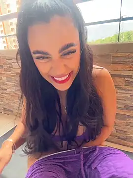 Snapshot of emma_andrew1 chatting on December 15, 4:11 pm emma andrew1 online show from December 15, 4:11 pm