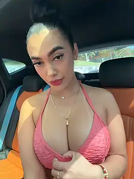 Snapshot of emma_andrew1 chatting on February 7, 3:49 pm emma andrew1 online show from February 7, 3:49 pm