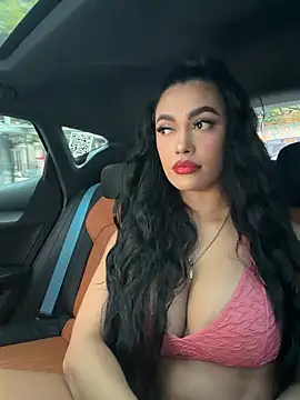 Snapshot of emma_andrew1 chatting on February 28, 4:19 pm emma andrew1 online show from February 28, 4:19 pm