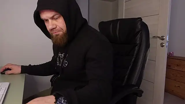 Snapshot of Tommy_Burnz chatting on March 12, 5:35 am Tommy Burnz online show from March 12, 5:35 am