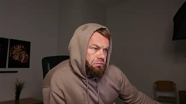 Snapshot of Tommy_Burnz chatting on September 25, 3:54 am Tommy Burnz online show from September 25, 3:54 am