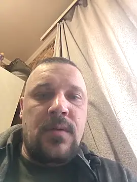 Snapshot of DanielOhCool chatting on February 11, 2:13 pm DanielOhCool online show from February 11, 2:13 pm