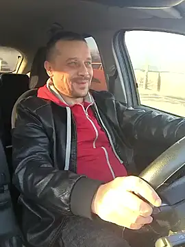 Snapshot of DanielOhCool chatting on March 7, 2:01 pm DanielOhCool online show from March 7, 2:01 pm