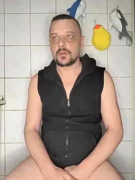 Snapshot of DanielOhCool chatting on March 18, 5:20 am DanielOhCool online show from March 18, 5:20 am