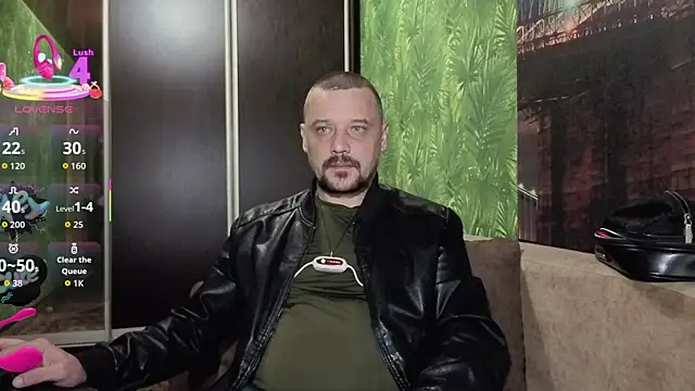 Snapshot of DanielOhCool chatting on September 25, 7:45 am DanielOhCool online show from September 25, 7:45 am