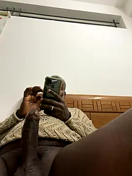 Snapshot of strongguyindia chatting on November 30, 7:40 pm strongguyindia online show from November 30, 7:40 pm