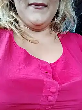 Snapshot of SWEETLUNA077 chatting on September 13, 3:01 pm SWEETLUNA077 online show from September 13, 3:01 pm