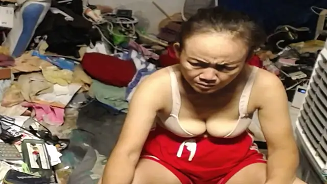 Snapshot of 1CuteAndSexy69 chatting on June 26, 1:04 pm 1CuteAndSexy69 online show from June 26, 1:04 pm