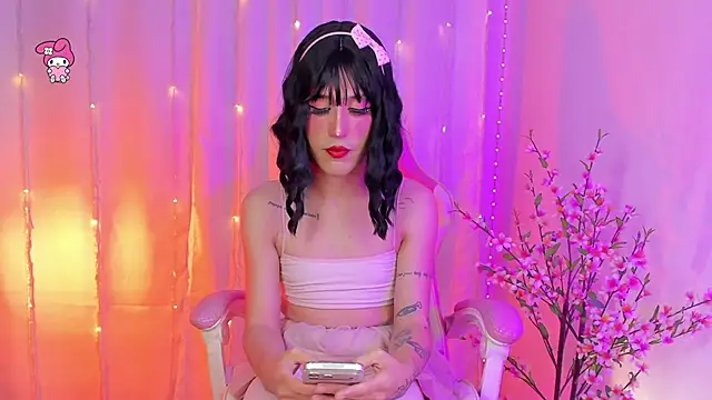 Snapshot of rosseblondee chatting on June 21, 6:32 pm rosseblondee online show from June 21, 6:32 pm