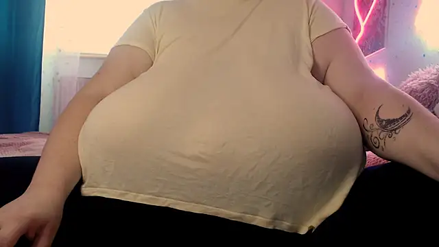 SenzualHotM online show from March 8, 11:16 am