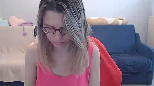 Snapshot of night_is_dark chatting on April 9, 1:38 pm night is dark online show from April 9, 1:38 pm