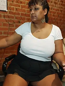 Lilybanx online show from July 7, 10:30 am