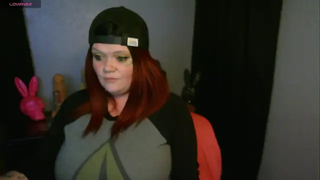 Snapshot of HoneyChambers chatting on November 15, 11:10 pm HoneyChambers online show from November 15, 11:10 pm