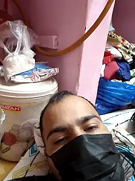 Snapshot of Vickyrajput009 chatting on February 2, 12:13 pm Vickyrajput009 online show from February 2, 12:13 pm